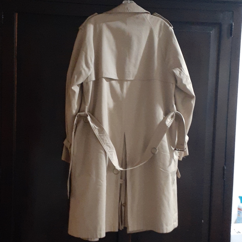 Coat - Picture 6 of 6